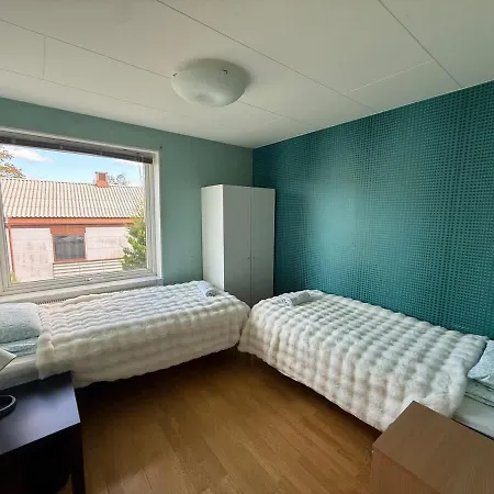 Holiday home Business Groups - 4 Bedrooms - 7 Beds - Near Volvo *