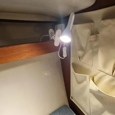 보트호텔 Cozy Sailboat In