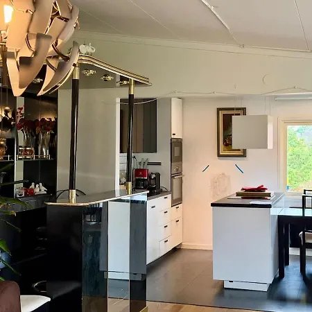 Workers - 4br - 4 Beds - Parking - Near Volvo 펜션 예테보리