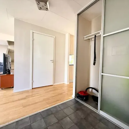 Business Groups - 4 Bedrooms - 7 Beds - Near Volvo Gothenburg