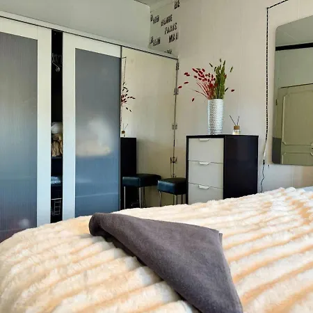 펜션 Workers - 4br - 4 Beds - Parking - Near Volvo 예테보리