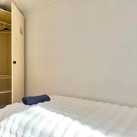 Workers • 19 Beds • 3 Kitchens • Volvo • Parking