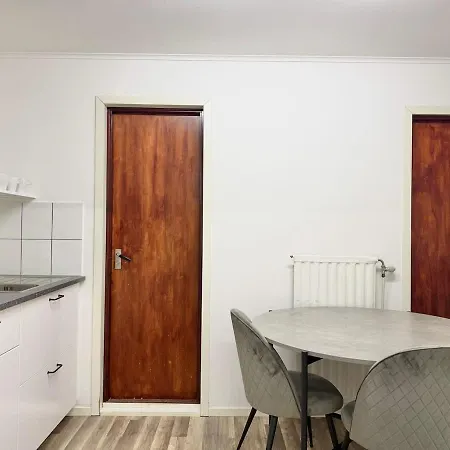 Workers - Free Parking - 3 Kitchens - Volvo