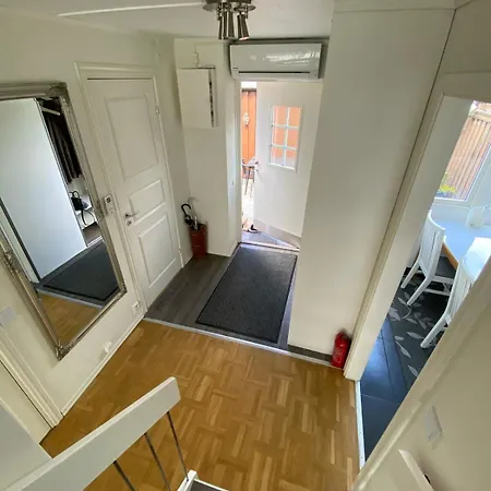 Townhouse In A Quiet Area Hébergement de vacances *