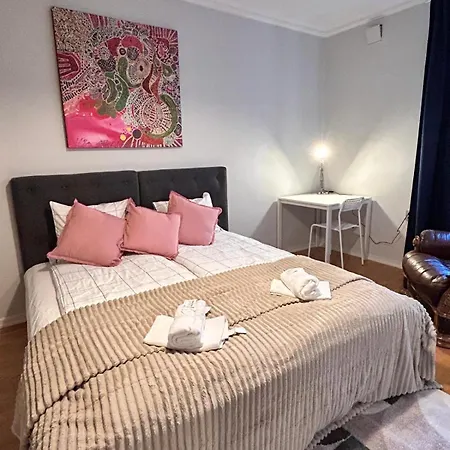 Spacious 4br In Apartament