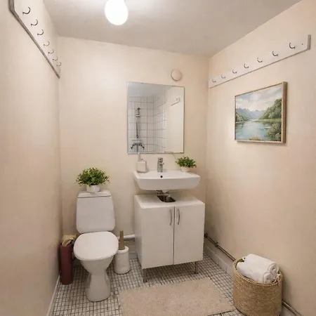 Premium Workers 8br 13beds 2kitchen 3bath