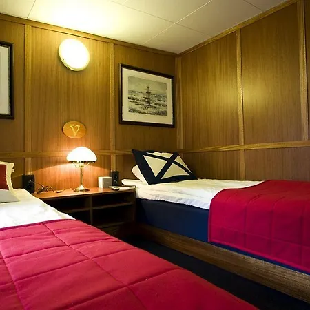 Barken Viking Hotel na wodzie 3*