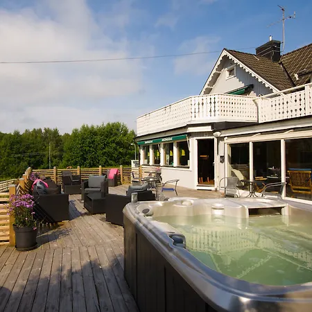 Treetop Hangout & 3* Gothenburg