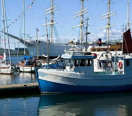 Bådhotel Barken Viking 3*