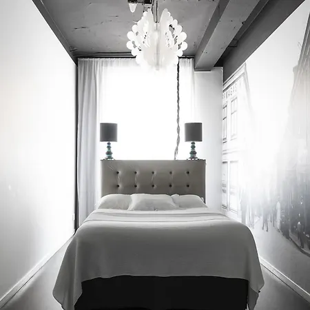 Flora Hotel 4*