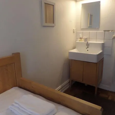Maria Eriksson Hotel 2*