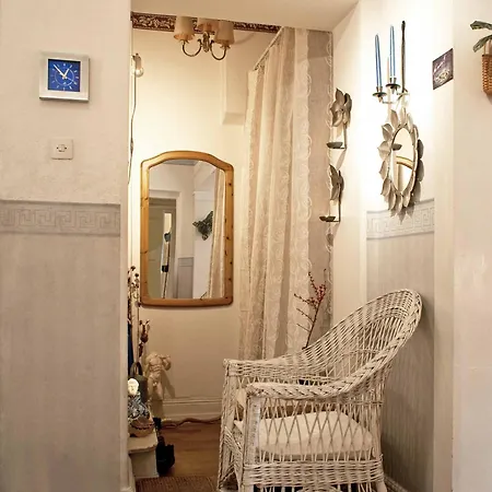 Δωμάτια σε οικογενειακή κατοικία Eklanda *