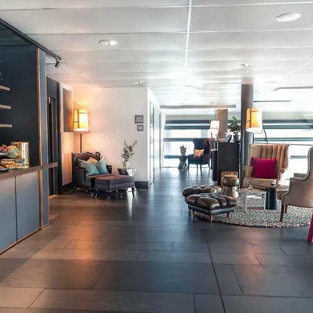 Radisson Blu Riverside 4*