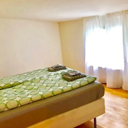 Very Central 165 Square Meters Avenue *