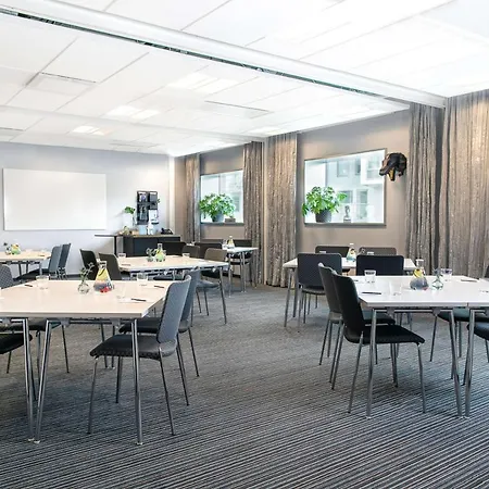 Отель Radisson Blu Riverside