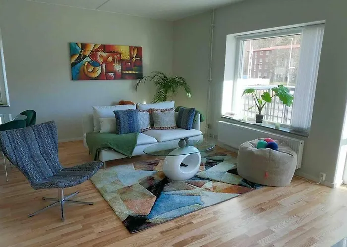 - Private In An Göteborg