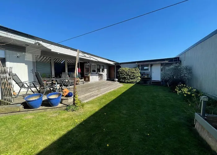 5 Person In Vaestra Froelunda * Gothenburg