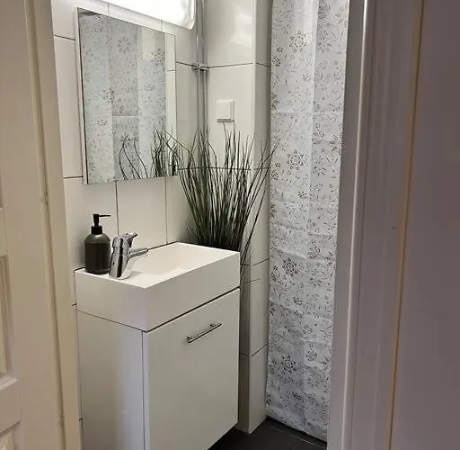 Kaellarlaegenhet Oergryte *