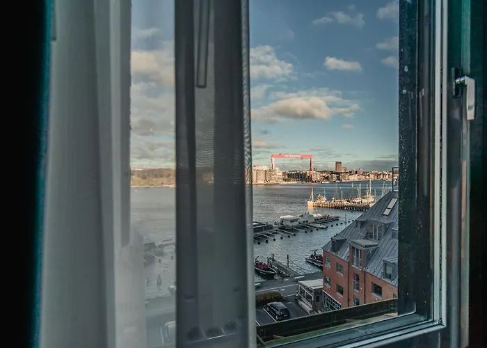 Quality Waterfront Hotel