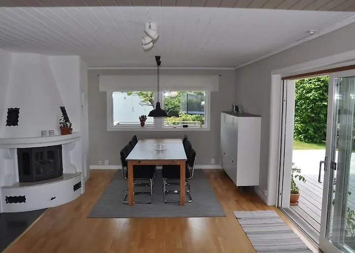 Villa House By The Sea, Naeset *