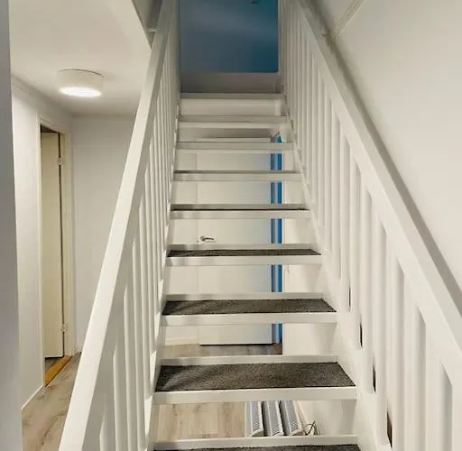 Villa Hus Med 12 Baeddar Naera Och Gratis Parkering *