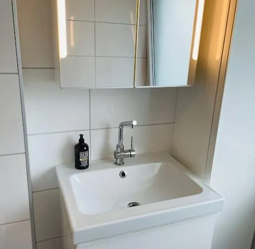 Hus Med 12 Baeddar Naera Och Gratis Parkering Villa *