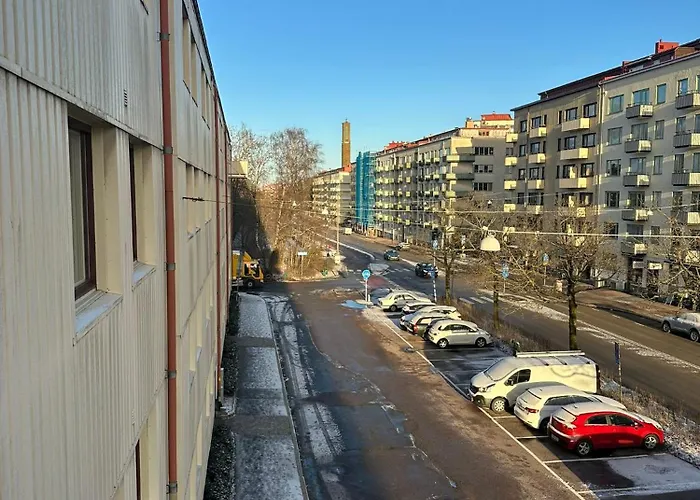 Modern With Balconies And Full Kitchen For Up To 5 Guests * Gothenburg