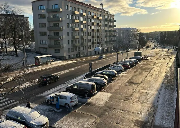 Modern With Balconies And Full Kitchen For Up To 5 Guests