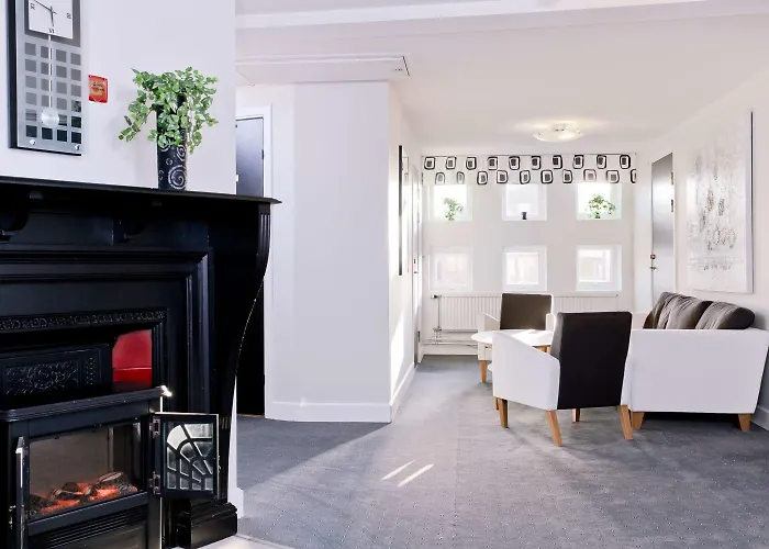 Western Tidbloms Szálloda 3*