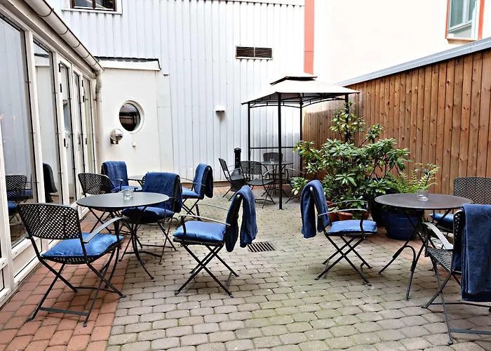 Center - Sure By Western 3*