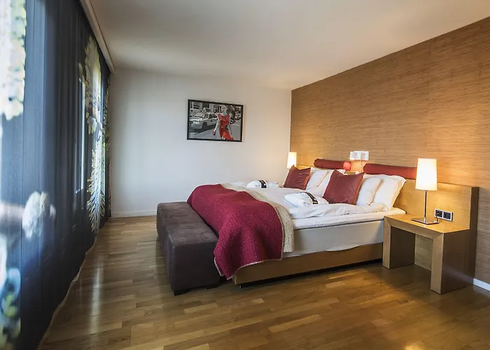 Hyatt Place Hotel 4*