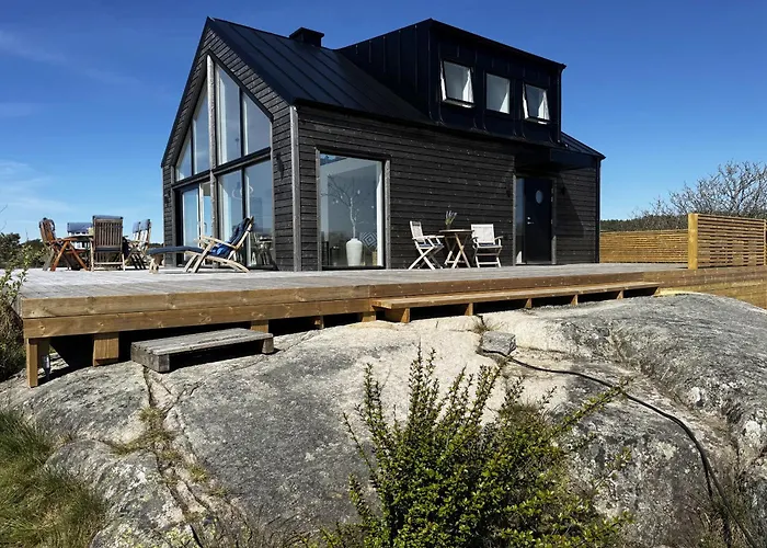 Welcome To A Charming In Vaestra Froelunda Holiday home