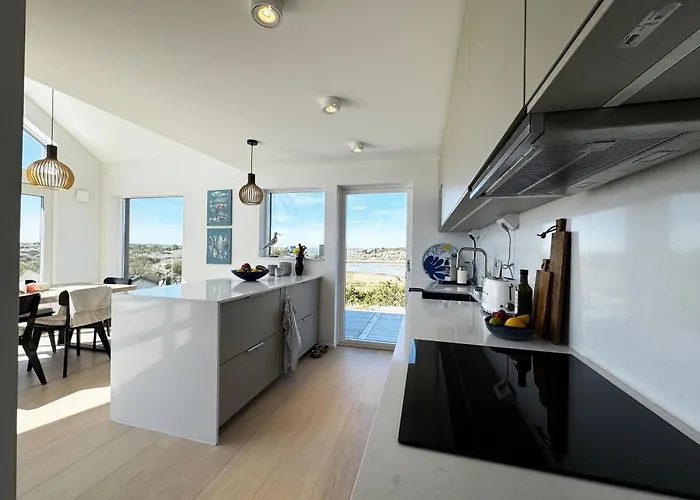 Welcome To A Charming In Vaestra Froelunda Holiday home