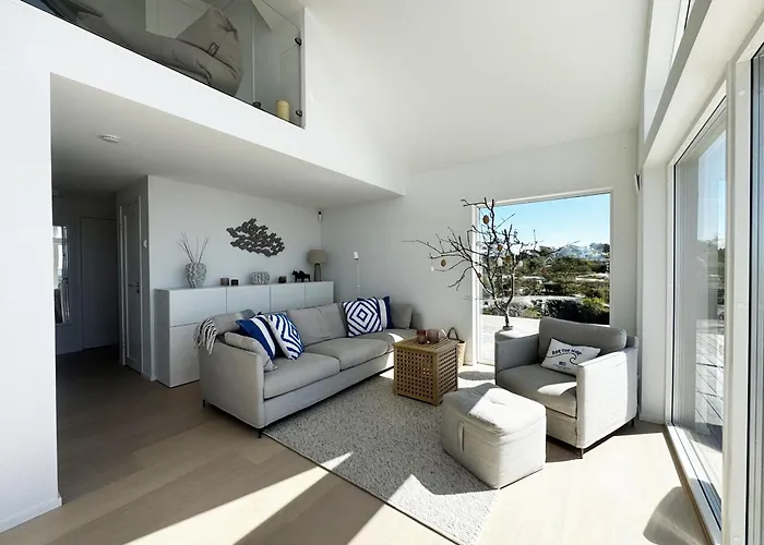 Welcome To A Charming In Vaestra Froelunda Holiday home