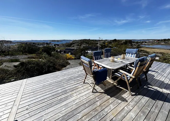 Welcome To A Charming In Vaestra Froelunda Holiday home