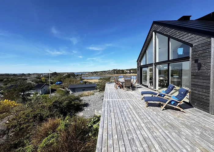 Welcome To A Charming In Vaestra Froelunda Holiday home