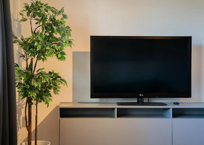 Welcoming Near Cafés, City&tram Lines Appartamento