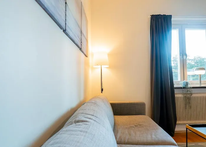 Welcoming Near Cafés, City&tram Lines *