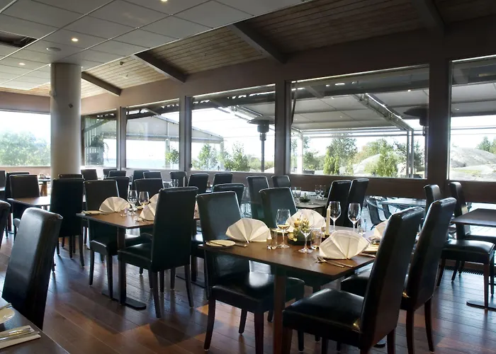 Arken & Art Garden מלון