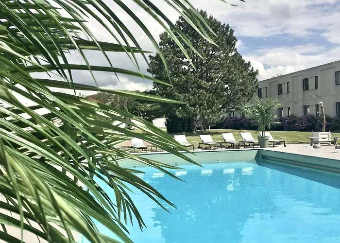 Otel Apple & Konferens