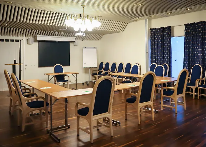 Otel Apple & Konferens