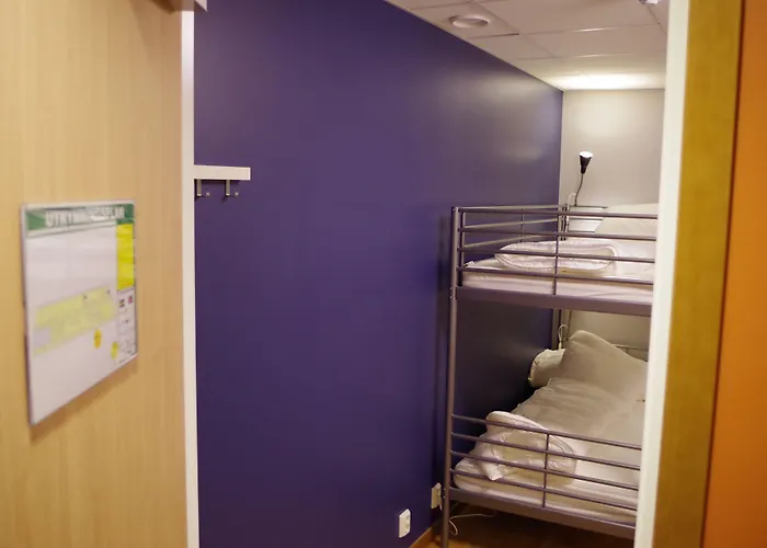 Spoton & Sportsbar Hostel *