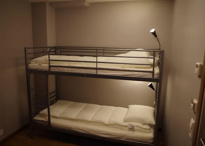 Hostel Spoton & Sportsbar *