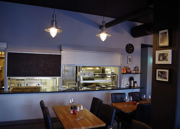 Hostel Spoton & Sportsbar