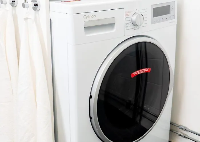 Earth-toned Studio, Near Haga & Jaerntorget Apartman Göteborg