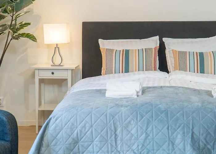 Apartment Calm Linne With Feel, Steps From Haga