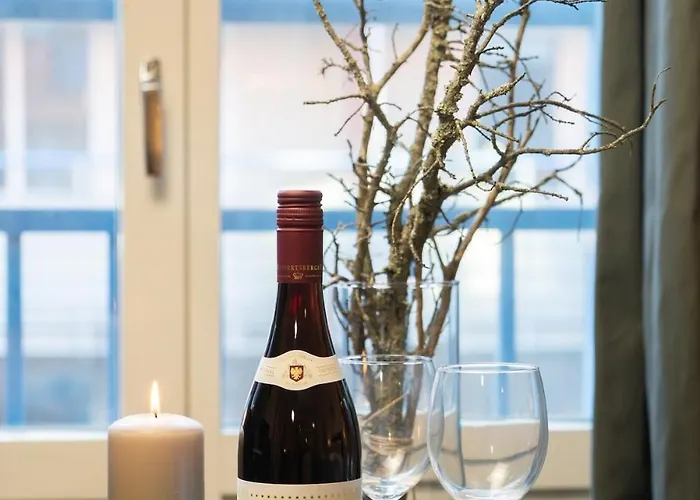 Calm Linne With Feel, Steps From Haga *