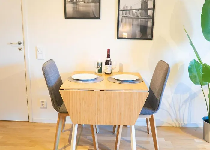 Earth-toned Studio, Near Haga & Jaerntorget Apartman Göteborg