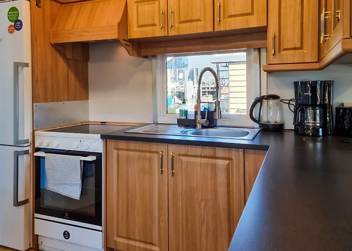 Ship In With Sauna Tekne 4*