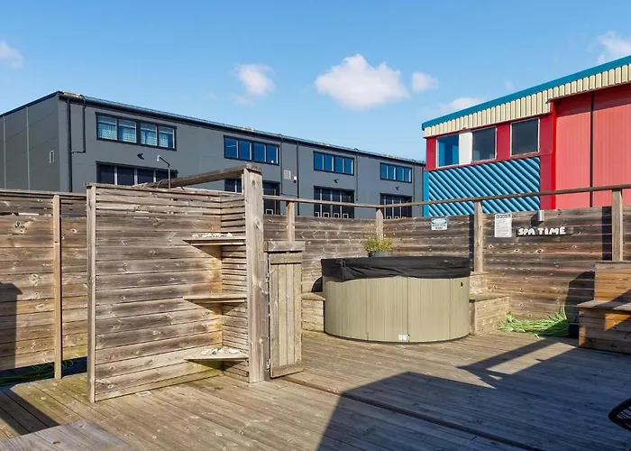 Ship In With Sauna Tekne 4*